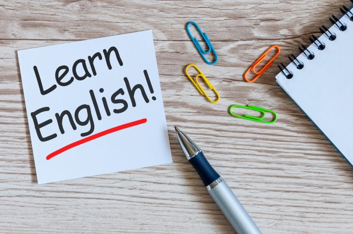 「learn English」と書かれている画像